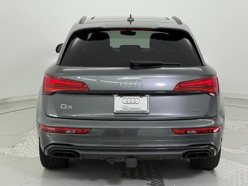 2022 Audi Q5 45 S line Premium Plus