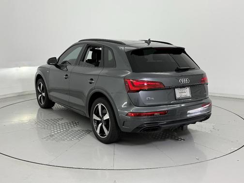 2022 Audi Q5 45 S line Premium Plus
