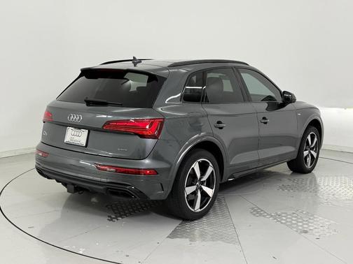 2022 Audi Q5 45 S line Premium Plus