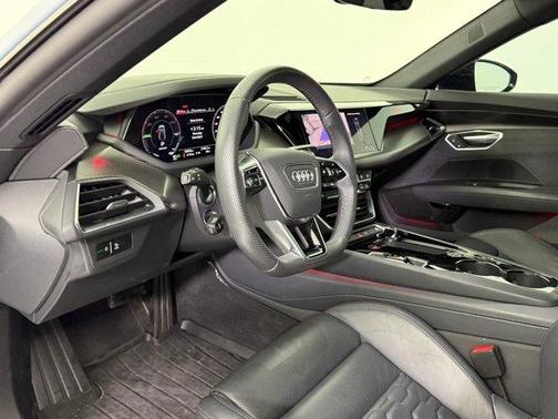 2023 Audi e-tron GT Premium Plus quattro