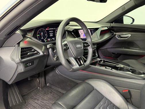 2023 Audi e-tron GT Premium Plus quattro