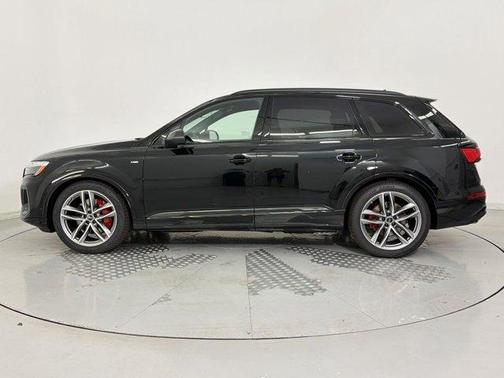 Mythos Black Metallic 2026 Audi Q7 55 Prestige