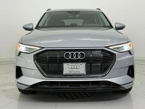 2021 Audi e-tron Premium