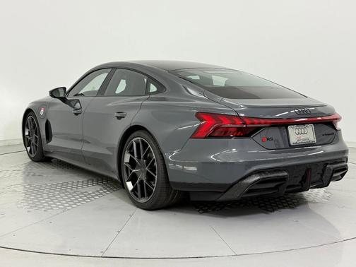 2026 Audi RS e-tron GT quattro