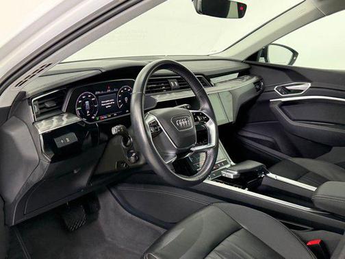 2022 Audi e-tron Premium