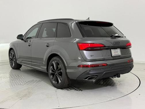 2026 Audi Q7 55 Premium Plus