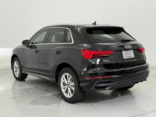 2025 Audi Q3 Premium 45 TFSI S line quattro Tiptronic
