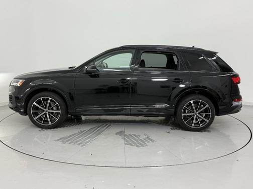 2024 Audi Q7 55 Premium Plus