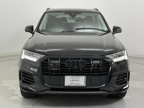 2024 Audi Q7 55 Premium Plus
