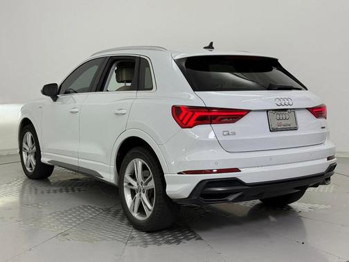 2019 Audi Q3 2.0T S line Premium Plus
