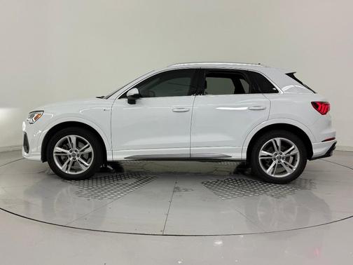 2019 Audi Q3 2.0T S line Premium Plus