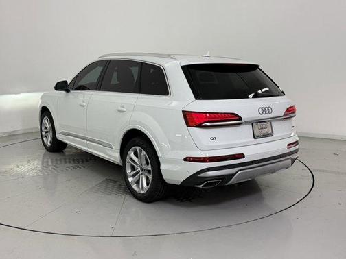 2025 Audi Q7 55 Premium
