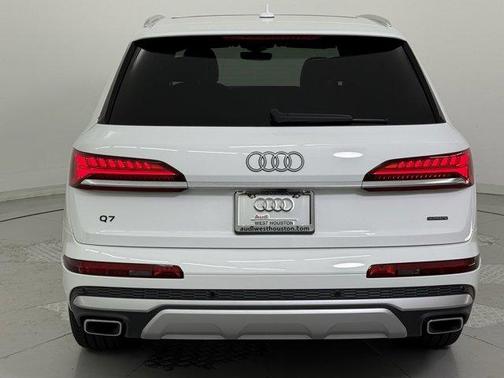 2025 Audi Q7 55 Premium