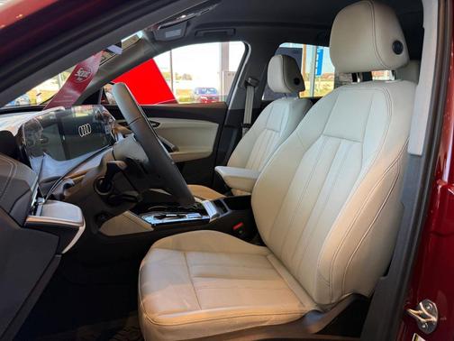 2025 Audi Q5 Premium TFSI quattro S tronic