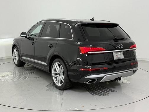 2025 Audi Q7 55 Premium Plus