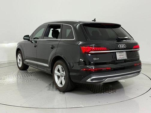 2023 Audi Q7 45 Premium