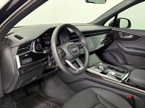 2023 Audi Q7 45 Premium