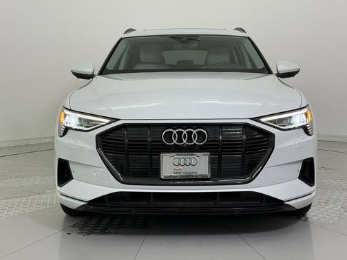 2021 Audi e-tron Premium