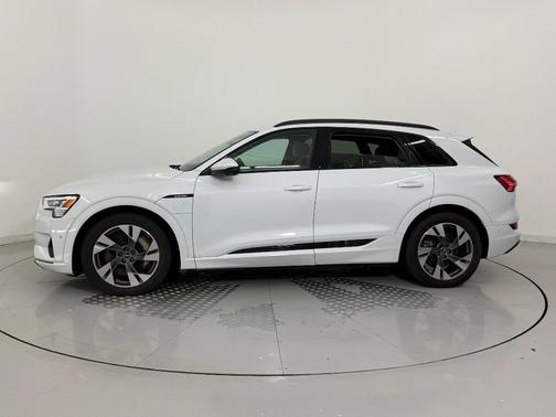2021 Audi e-tron Premium
