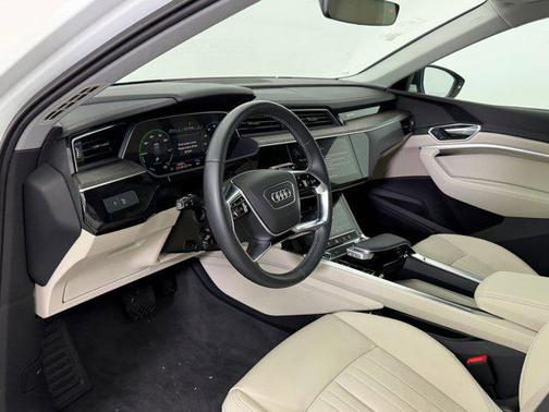 2022 Audi e-tron Premium