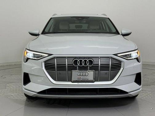 2022 Audi e-tron Premium