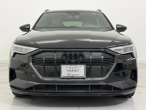 Brilliant Black 2022 Audi e-tron Premium Plus