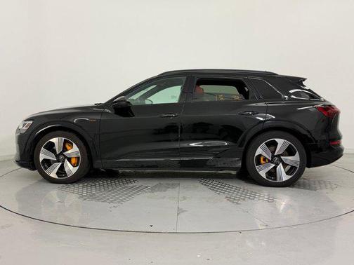 Brilliant Black 2022 Audi e-tron Premium Plus