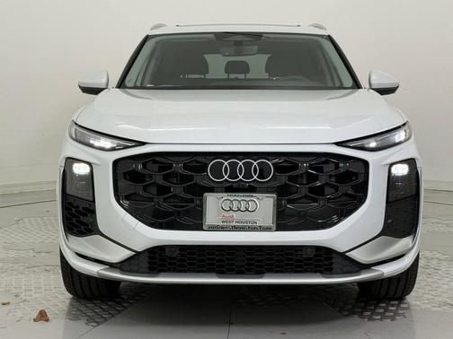 2026 Audi Q3 S line