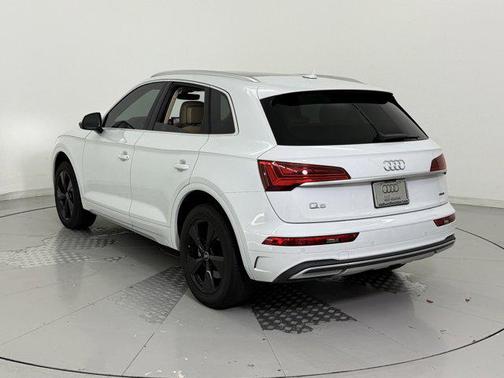 2022 Audi Q5 40 Premium Plus