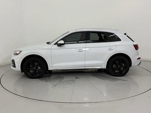 2022 Audi Q5 40 Premium Plus
