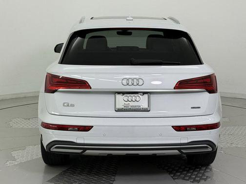 2022 Audi Q5 40 Premium Plus