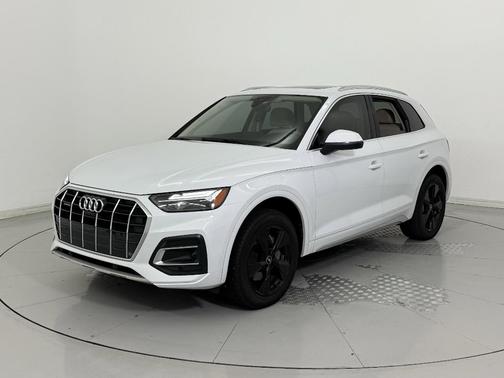 2022 Audi Q5 40 Premium Plus