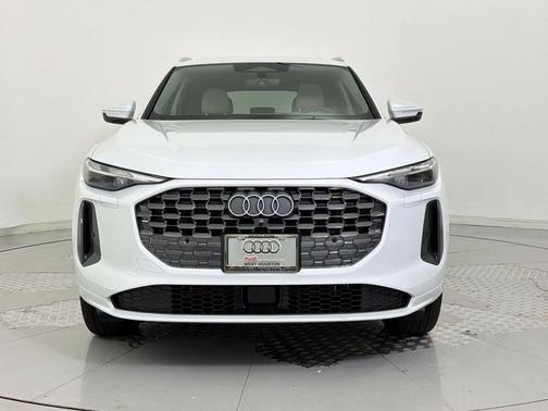Glacier White Metallic 2026 Audi Q5 Premium TFSI quattro S tronic