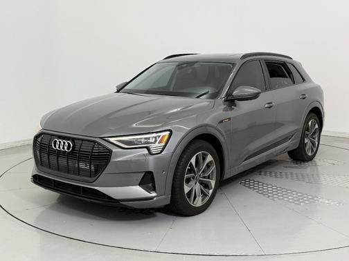2021 Audi e-tron Premium Plus