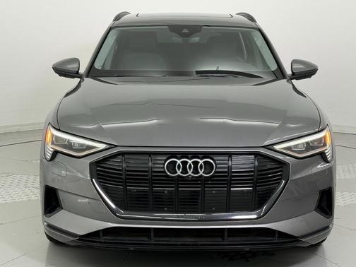 2021 Audi e-tron Premium Plus