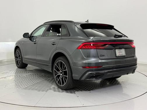 2023 Audi Q8 55 Premium Plus
