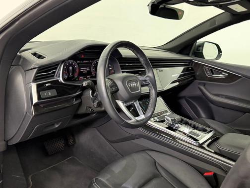 2023 Audi Q8 55 Premium Plus
