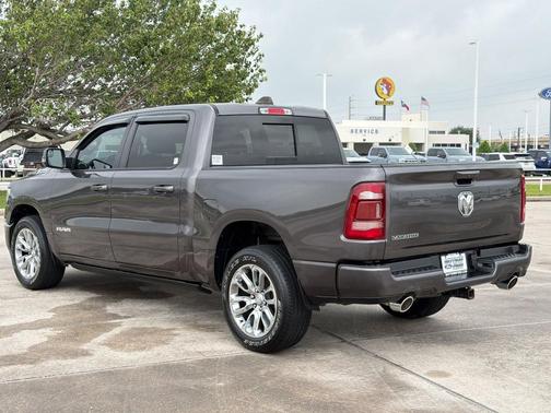 Granite Crystal Metallic Clearcoat 2024 RAM 1500 Laramie
