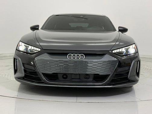2023 Audi e-tron GT Prestige quattro