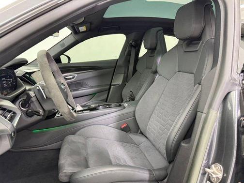 2023 Audi e-tron GT Prestige quattro