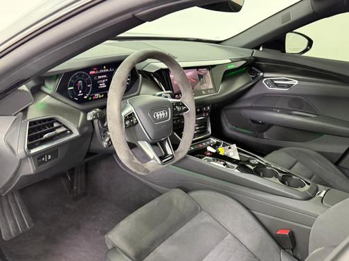 2023 Audi e-tron GT Prestige quattro