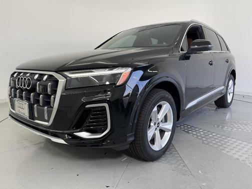 2025 Audi Q7 55 Premium