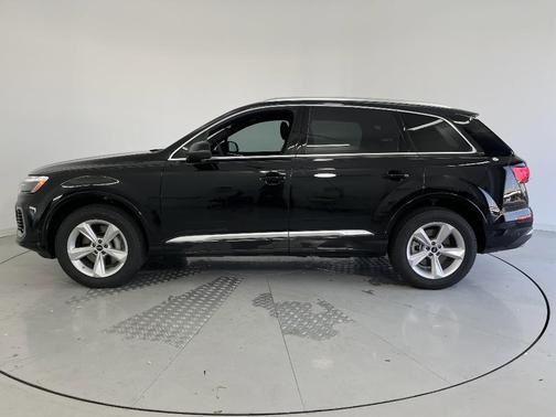 2025 Audi Q7 55 Premium