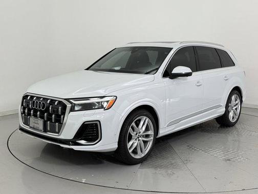 2025 Audi Q7 55 Premium Plus