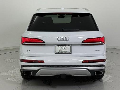 2025 Audi Q7 55 Premium Plus