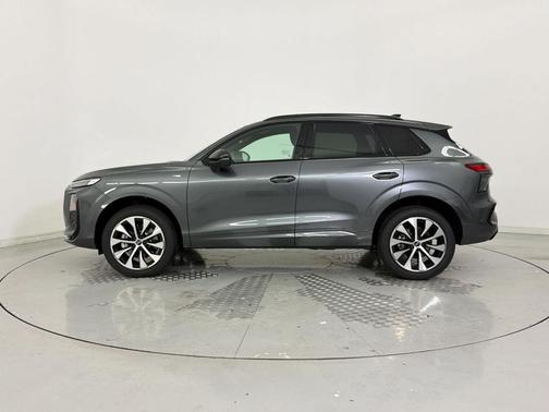 Daytona Gray Pearl Effect 2026 Audi Q3 TFSI quattro S tronic