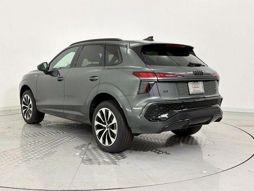 Daytona Gray Pearl Effect 2026 Audi Q3 TFSI quattro S tronic