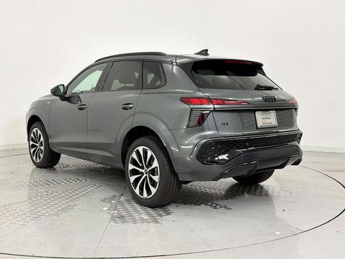 Daytona Gray Pearl Effect 2026 Audi Q3 TFSI quattro S tronic