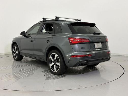 Daytona Gray Pearl Effect 2023 Audi Q5 45 S line Premium Plus