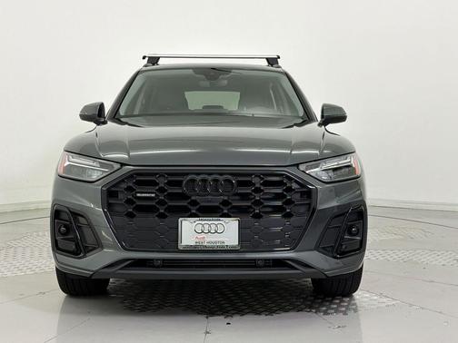Daytona Gray Pearl Effect 2023 Audi Q5 45 S line Premium Plus